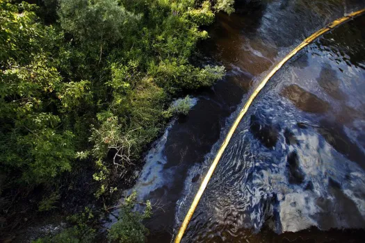 enbridge tar sands oil pipeline spill kalamazoo 2010